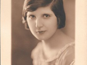 Emily Saddy portrait.jpg